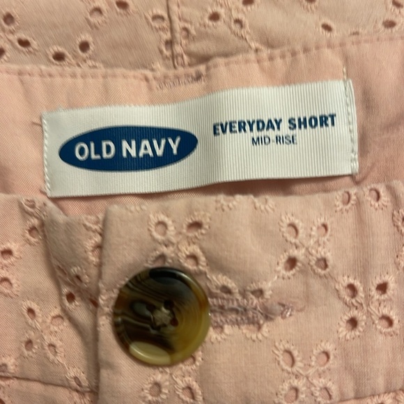 Old Navy - pink eyelet everyday shorts - mid-rise - size 0 - Picture 3 of 4